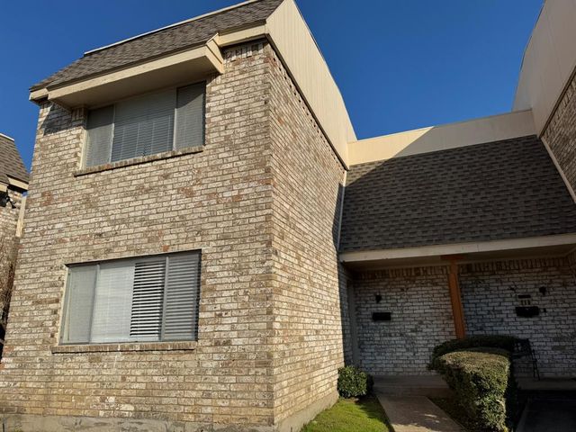 $1,950 | 213 Trellis Place | Berkner Park