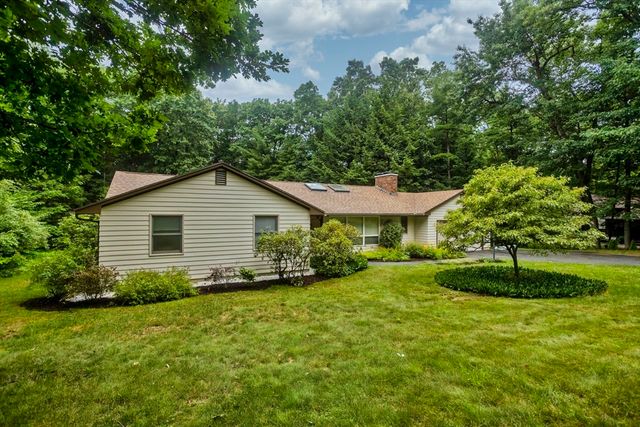 $774,000 | 5 Stony Hill Road | Echo Hill