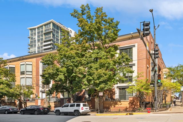 $8,500 | 640 West Fulton Street, Unit A | West Loop