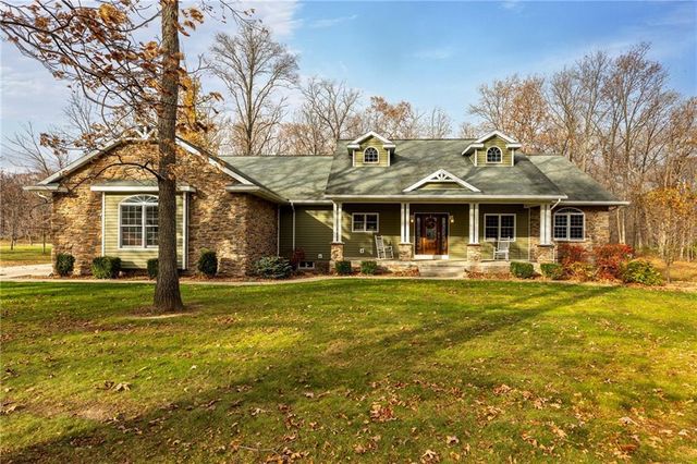 $695,000 | 5892 East 950th Avenue | Mound Township - Effingham County