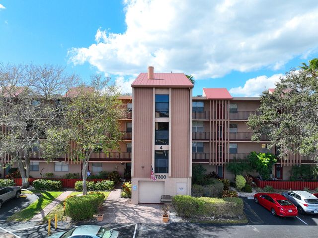 $219,000 | 7300 Lake Cir Drive, Unit 301 | Oriole Gardens