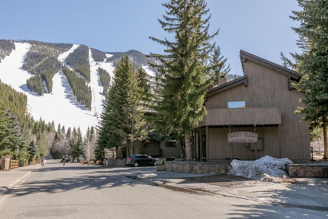 $977,000 | 218 Skiway Drive, Unit 6 | Ketchum