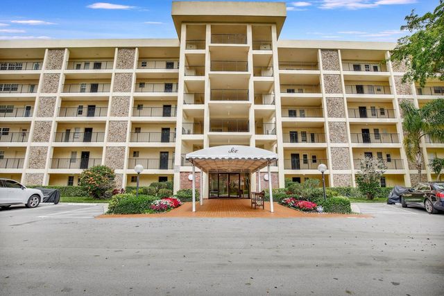 $179,500 | 2751 North Palm Aire Drive, Unit 502 | Palm Aire