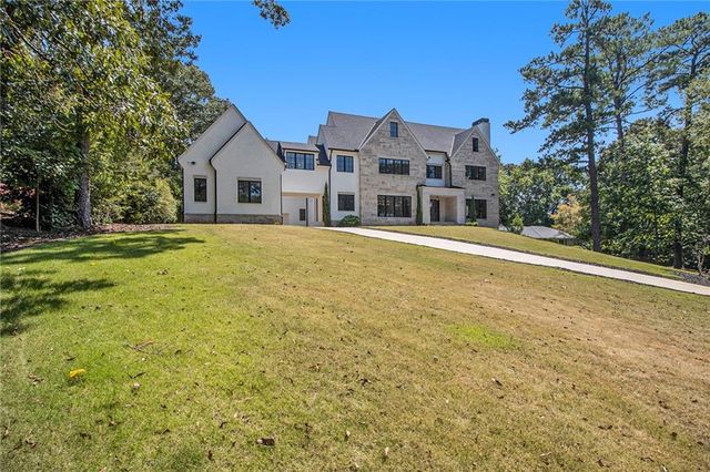 $5,559,000 | 2731 Ridgewood Road Northwest | Paces