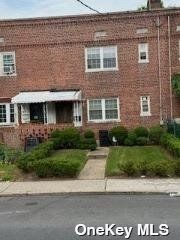 $650,000 | 116-15 Francis Lewis Boulevard | Cambria Heights