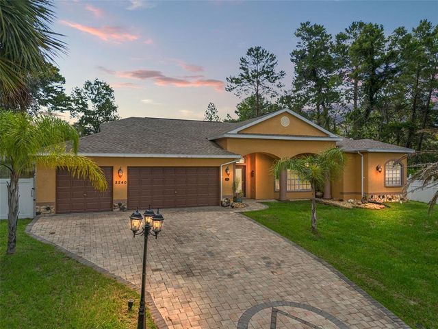 $390,000 | 8240 Christopher Lane | North Weeki Wachee