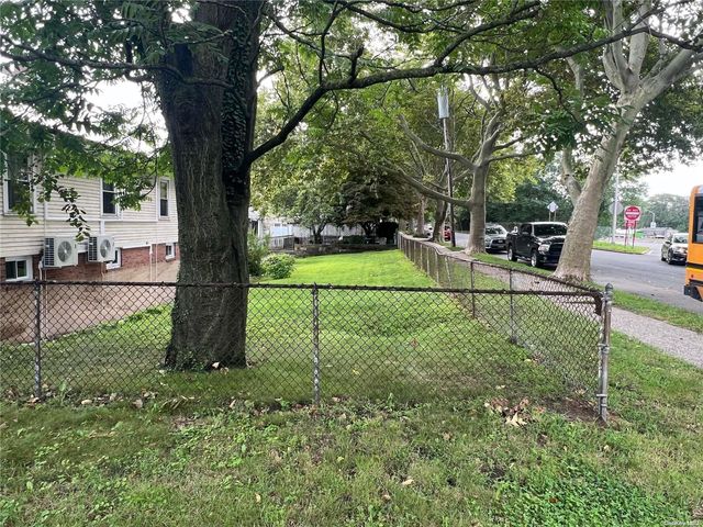 $400,000 | 3150 Philip Avenue | Throgs Neck