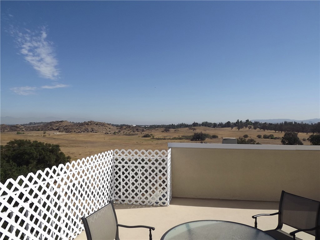 a view of a terrace with sky view