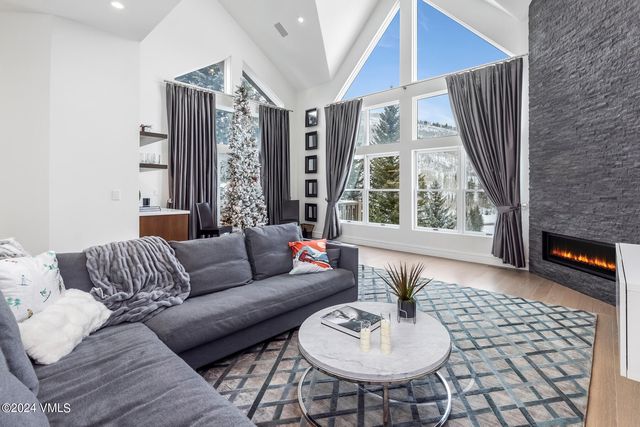 $5,700,000 | 83 Offerson Road, Unit 1 | Beaver Creek