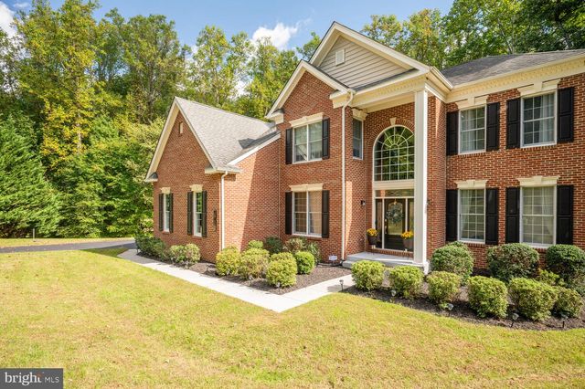 $1,079,990 | 38459 Wooded Hollow Drive