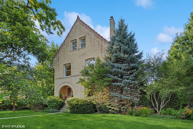 $1,749,000 | 41 Scott Loop | Fort Sheridan