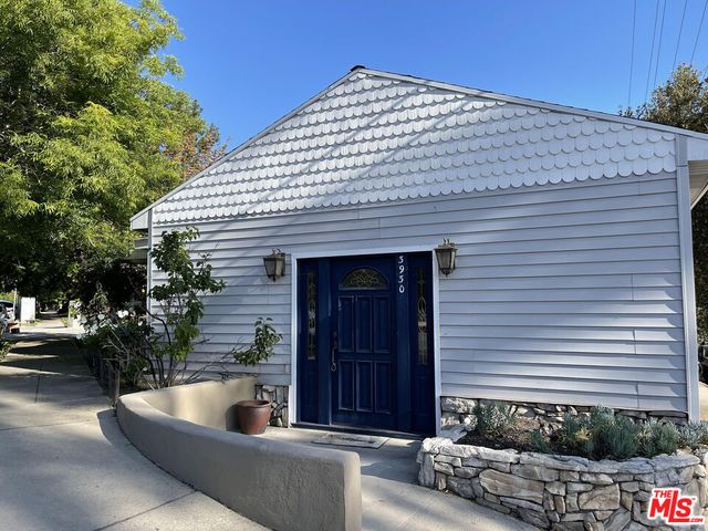 $3,800 | 3930 La Crescenta Avenue | Crescenta Highlands