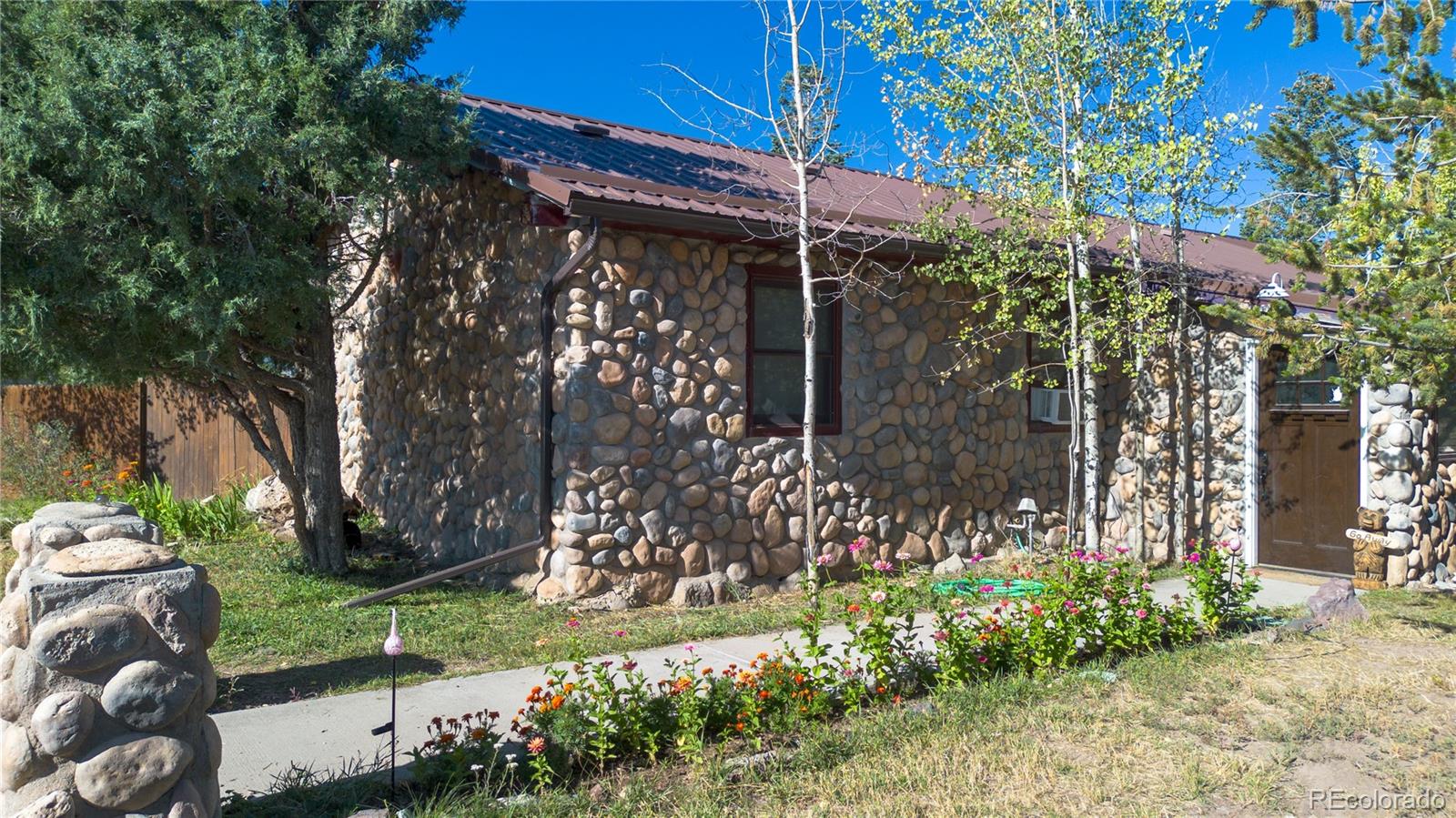 a view of a pathway of a house