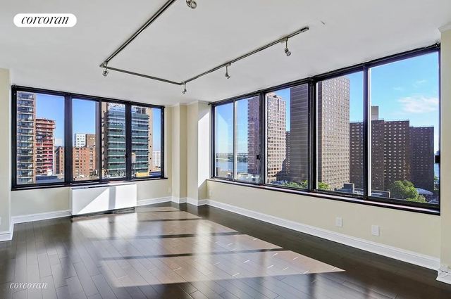 $3,700 | 300 East 93rd Street, Unit 21A | Upper East Side