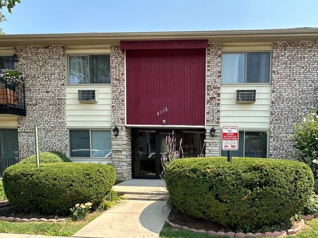 $175,000 | 8995 Kennedy Drive, Unit 2D | Maine Township - Cook County