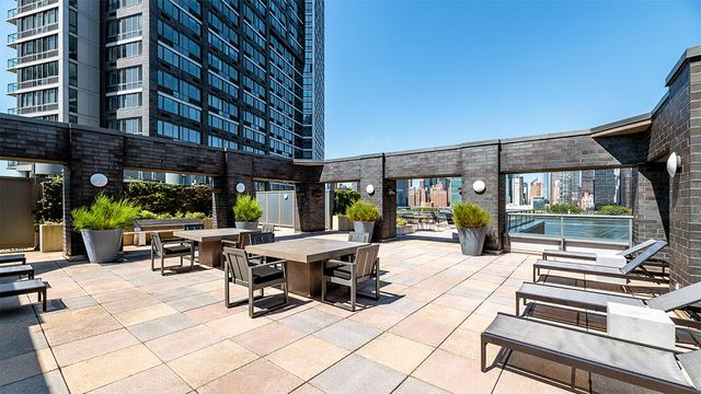 $6,130 | 47-20 Center Boulevard, Unit 1009 | Long Island City