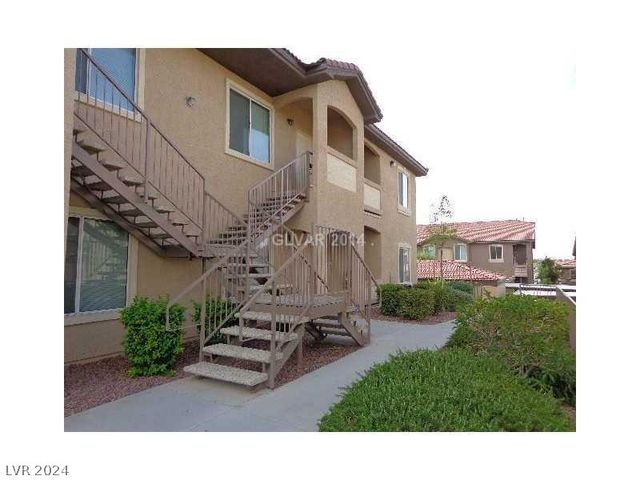 $285,000 | 3500 Cactus Shadow Street, Unit 203 | Lone Mountain West