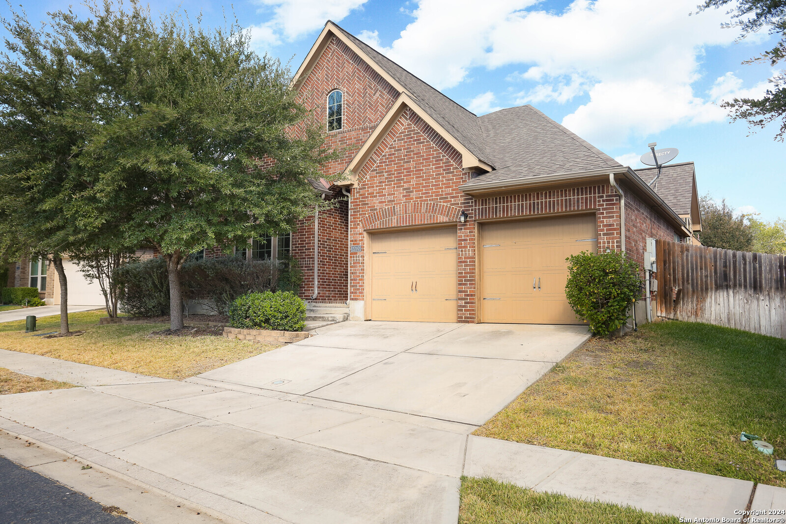 a view of outdoor space yard and front view of a house