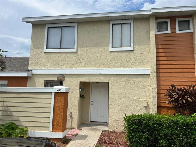 $299,900 | 40 Silver Swan Court | Buenaventura Lakes