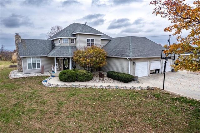 $475,000 | 43394 Old 10 Highway | Richmond Township - Ray County