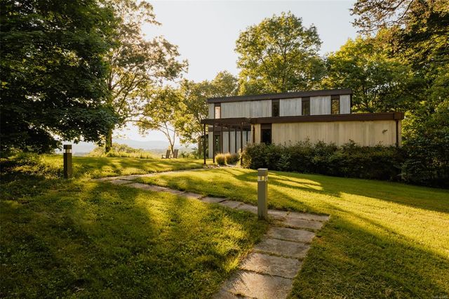 $3,250,000 | 110 Old Albany Post Road | Rhinebeck