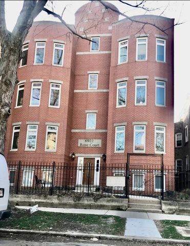 $299,000 | 6922 North Lakewood Avenue, Unit 2N | East Rogers Park