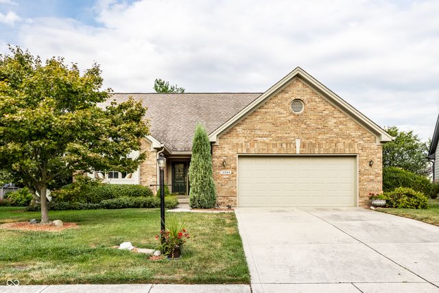 $385,000 | 12064 Clubhouse Drive | River Glen