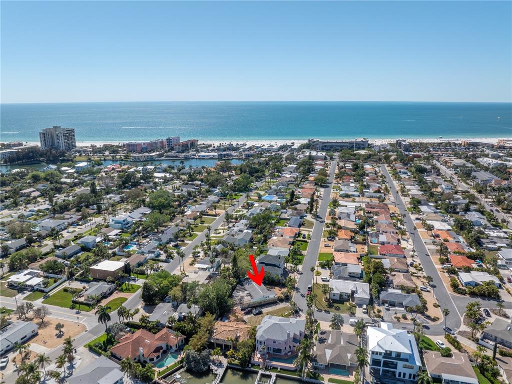 Walking distance to St. Pete Beach!