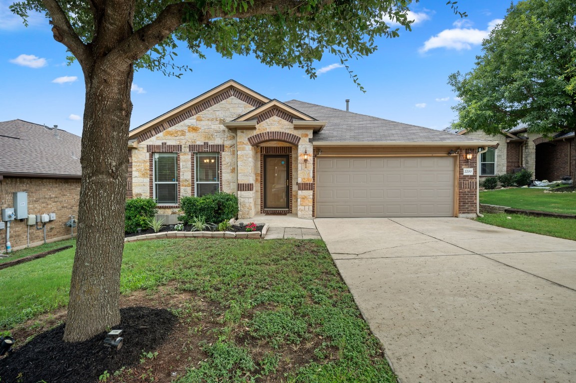 Great Front Yard and Curb Appeal