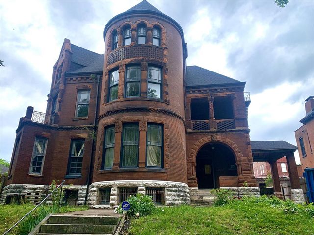 $325,000 | 3155 South Jefferson Avenue | Benton Park West