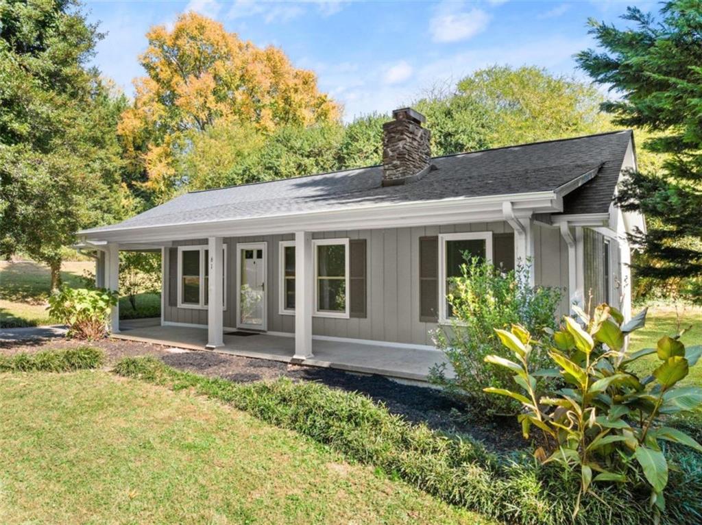 a view of house with a outdoor space