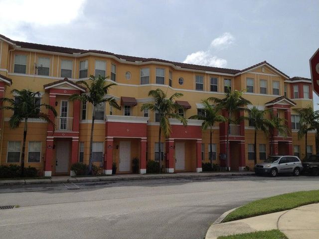 $345,900 | 3306 Shoma Drive, Unit 305 | Royal Palm Beach