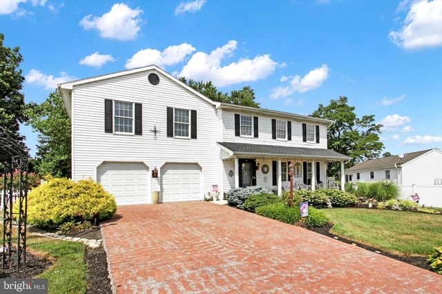 $449,900 | 3121 Pineview Drive | Weigelstown