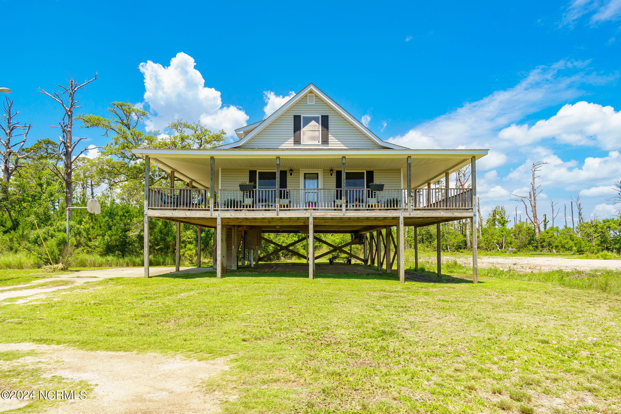 Marshallberg home w/ water views