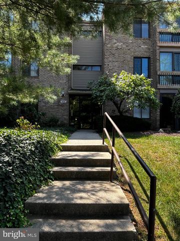 $200,000 | 10528 Cross Fox Lane, Unit B2 | Wilde Lake