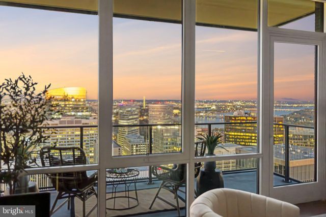 $1,599,995 | 1781 North Pierce Street, Unit 2404 | North Rosslyn