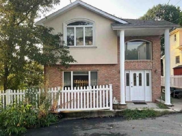 $924,300 | 99 Excelsior Avenue | Prince's Bay