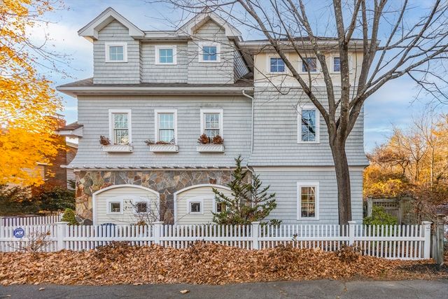 $1,850,000 | 10 Risley Road | Marblehead Neck