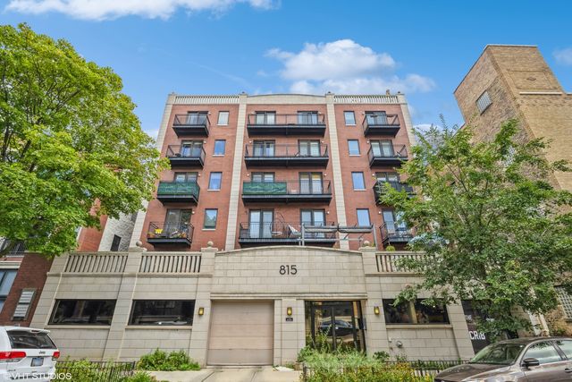 $424,900 | 815 North Marshfield Avenue, Unit 404 | East Village