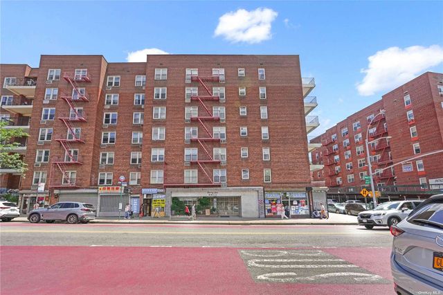 $410,000 | 42-95 Main Street, Unit 2M | Flushing