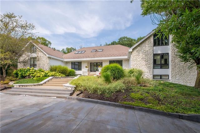 $1,950,000 | 1240 Turnberry Drive | Upper St. Clair