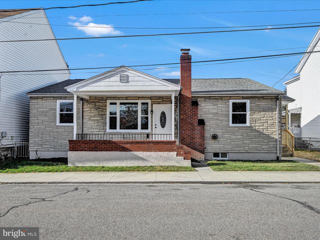 $219,500 | 34 South Mill Street | St. Clair