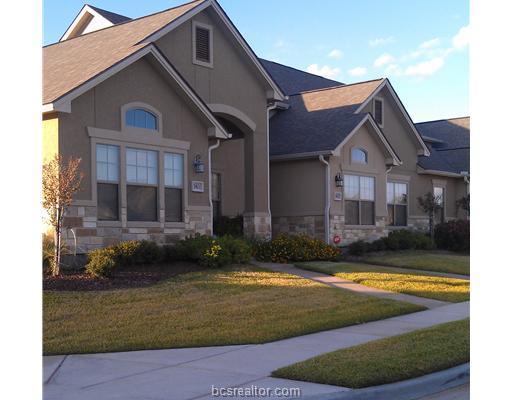 a view of outdoor space yard and front view of a house