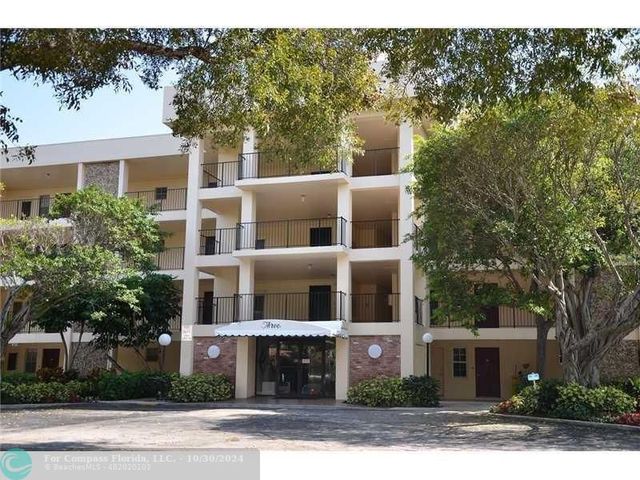 $1,590 | 2900 North Palm Aire Drive, Unit 305 | Palm Aire