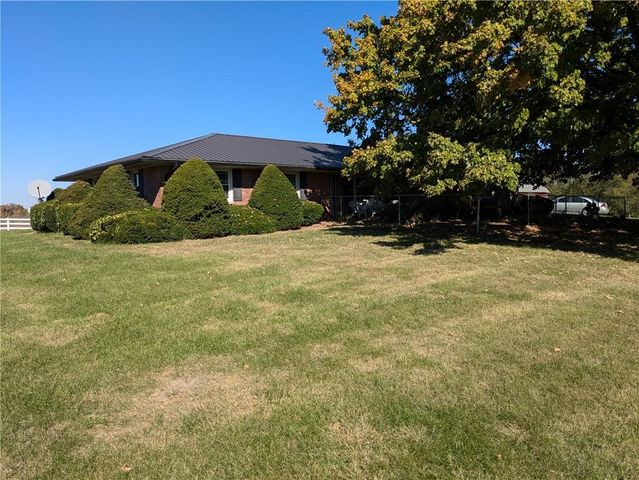 $279,900 | 20459 East Terre Haute Road | Elbridge Township - Edgar County