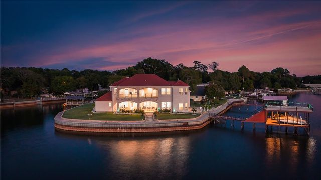 $2,595,000 | 241 Loon Bay Drive | Loon Bay