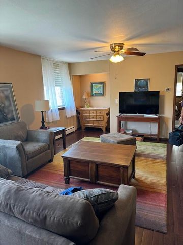 $1,900 | 805 East Henry Clay Street, Unit 305 | Whitefish Bay