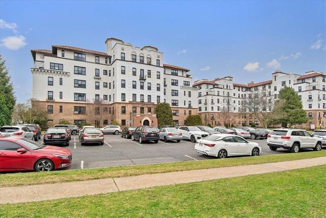 $265,000 | 1273 North Avenue, Unit ENT #5) 5/6D | Wykagyl Business District