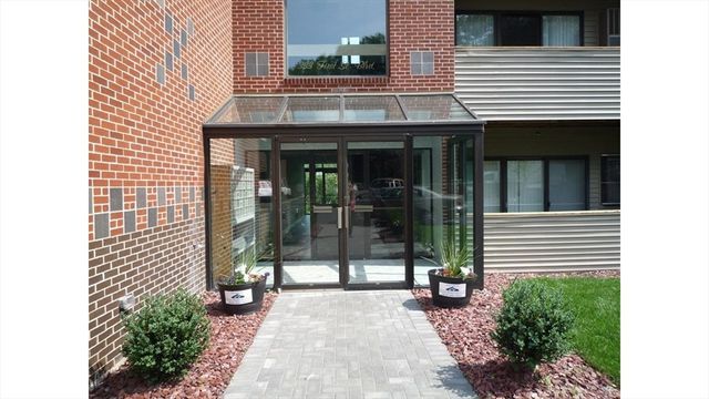 $299,900 | 333 First St Boulevard, Unit 310 | Centralville