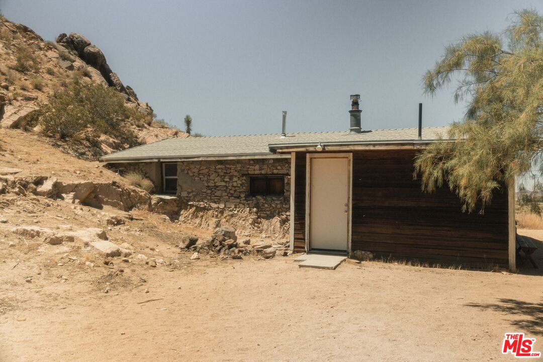 a front view of house with yard